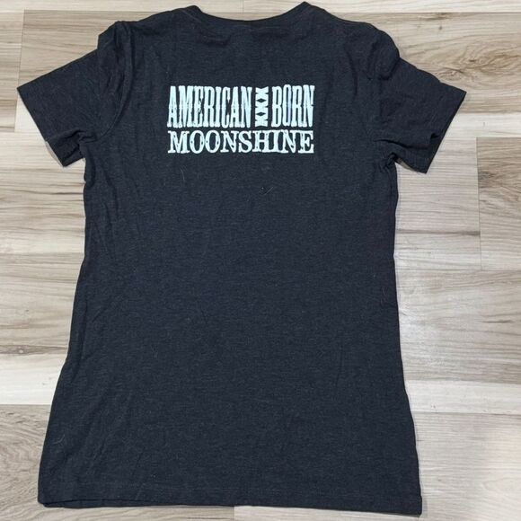 American Moonshiner Bootlegger Short Sleeve Tee Shirt Women’s Large - Picture 2 of 3